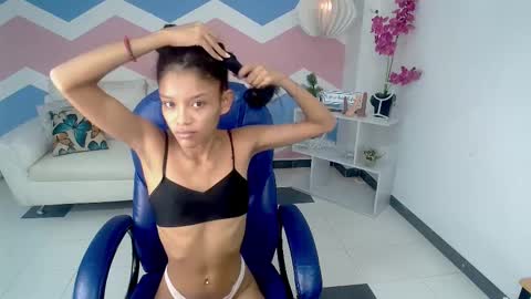 adisson_petite1 online show from 11.03.25