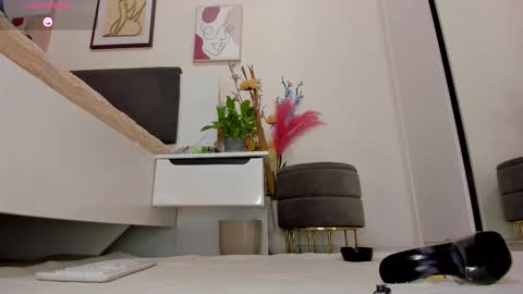 Save the date 23 NOVEMBER for a incendiary day with me  online show from 03.02.26