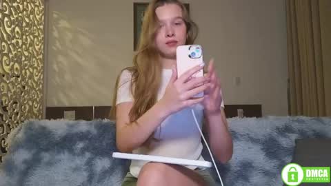 Snapshot of adorielle chatting on 05.25.26 Lia online show from 05.25.26