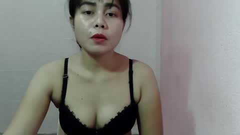 Snapshot of adorned_avah chatting on 12.14.24 Eve online show from 12.14.24