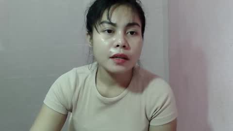 Snapshot of adorned_avah chatting on 12.20.24 Eve online show from 12.20.24