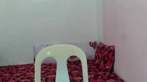 Snapshot of adorned_avah chatting on 12.17.25 Eve online show from 12.17.25