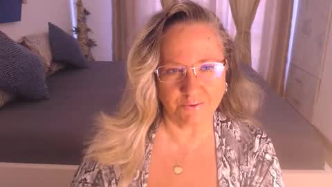 Cryna online show from 09.21.25