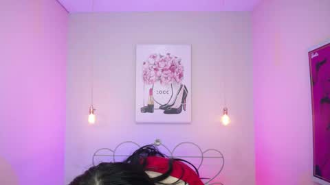 Snapshot of adri_gomez_1 chatting on 04.22.26 Adri online show from 04.22.26