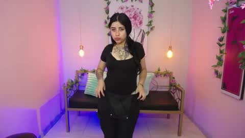 Snapshot of adri_gomez_1 chatting on 06.27.26 Adri online show from 06.27.26