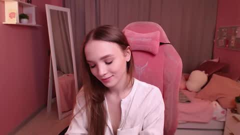 Snapshot of adria_arjona chatting on 02.06.26 Eva online show from 02.06.26