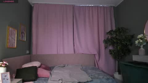 Snapshot of adria_arjona chatting on 02.07.26 Eva online show from 02.07.26