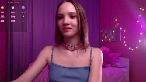 Snapshot of adria_arjona chatting on 04.24.26 Eva online show from 04.24.26