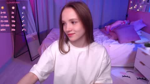 Snapshot of adria_arjona chatting on 04.27.26 Eva online show from 04.27.26