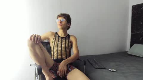 Adrian W  online show from 06.02.26