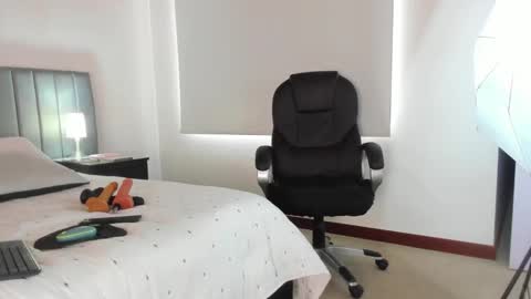 Adriana online show from 11.23.25