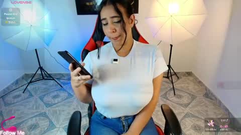 Snapshot of adrianax28 chatting on 04.23.26 adrianax28 online show from 04.23.26