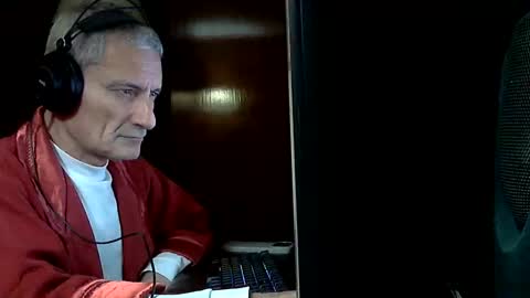 Snapshot of adrianlatino chatting on 06.10.26 Adrian online show from 06.10.26