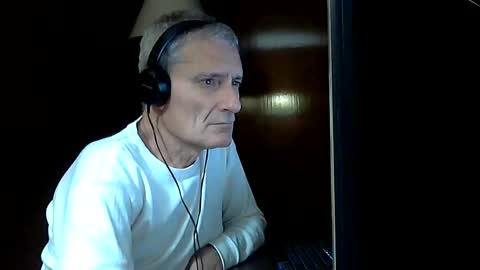 Snapshot of adrianlatino chatting on 06.11.26 Adrian online show from 06.11.26