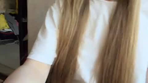 Snapshot of adriannemuldowney chatting on 08.05.26 Caroline online show from 08.05.26