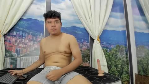 Snapshot of adrianwalkerr chatting on 03.20.26 adrianwalkerr online show from 03.20.26