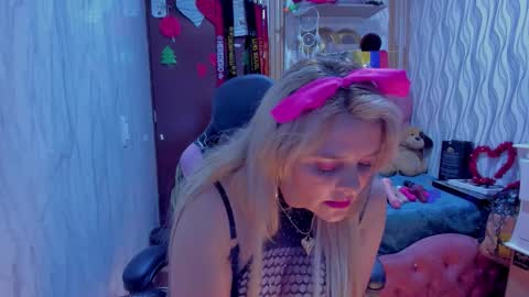 Snapshot of adriiana_fox_ chatting on 02.03.26 adriiana_fox_ online show from 02.03.26