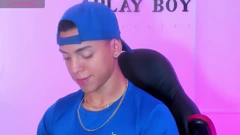 Snapshot of adriianlopez chatting on 12.03.24 Adrian Lopez online show from 12.03.24