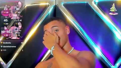 Snapshot of adriianlopez chatting on 12.11.24 Adrian Lopez online show from 12.11.24