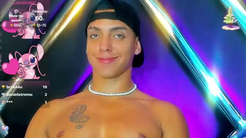 Snapshot of adriianlopez chatting on 12.12.24 Adrian Lopez online show from 12.12.24