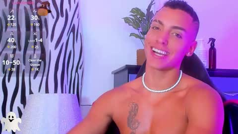 Snapshot of adriianlopez chatting on 12.30.24 Adrian Lopez online show from 12.30.24