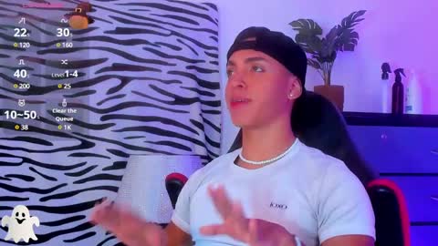 Snapshot of adriianlopez chatting on 01.07.25 Adrian Lopez online show from 01.07.25