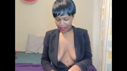 AfricanSquirtQueen online show from 02.22.26