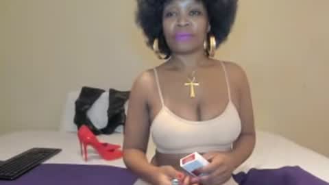 Snapshot of aficangagqueen chatting on 06.19.26 AfricanSquirtQueen online show from 06.19.26