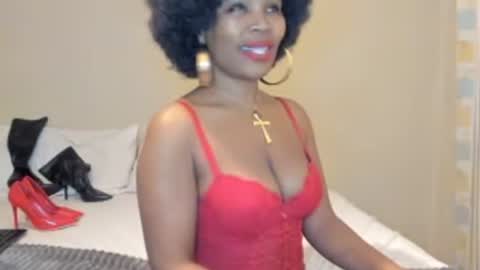 Snapshot of aficangagqueen chatting on 07.11.26 AfricanSquirtQueen online show from 07.11.26
