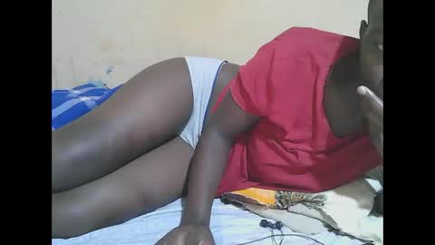 Snapshot of african_pussy2 chatting on 12.21.25 african_pussy2 online show from 12.21.25