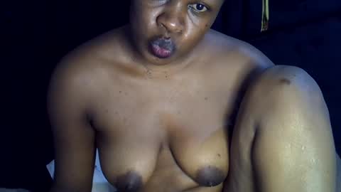 Snapshot of africangoddess22 chatting on 07.10.26 africangoddess online show from 07.10.26
