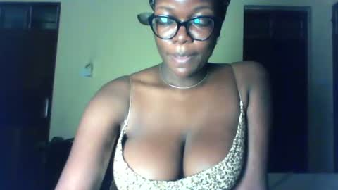 Snapshot of afrilola chatting on 06.11.26 afrilola online show from 06.11.26