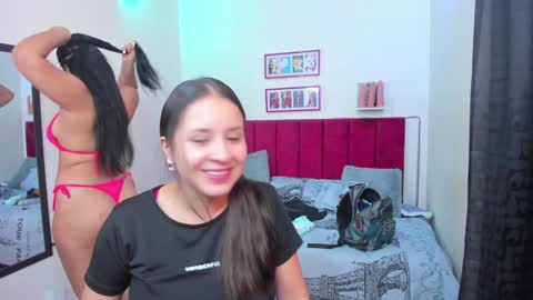 Snapshot of afroditaandsoffi chatting on 01.08.25 Afrodita Chery y Hermione online show from 01.08.25