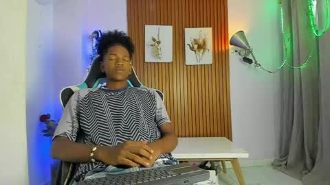 Snapshot of afrowayuu chatting on 05.22.26 afrowayuu online show from 05.22.26
