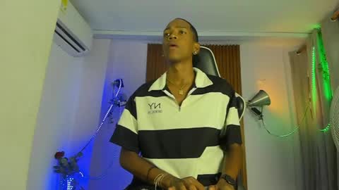 Snapshot of afrowayuu chatting on 05.26.26 afrowayuu online show from 05.26.26