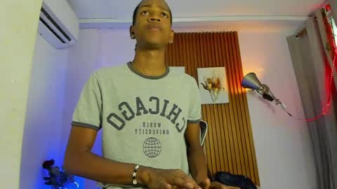 Snapshot of afrowayuu chatting on 05.28.26 afrowayuu online show from 05.28.26