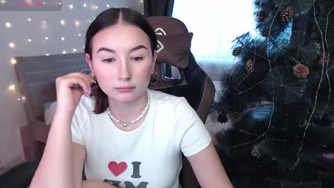 Snapshot of agata_cherry chatting on 12.26.24 Eva online show from 12.26.24
