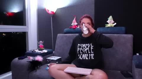 Agata Collinss online show from 12.05.25