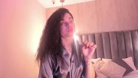 Snapshot of agatha_mendoza chatting on 10.15.25 AgathaMendoza online show from 10.15.25