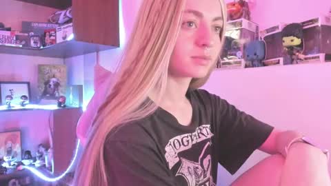 Camila     2 online show from 01.09.25