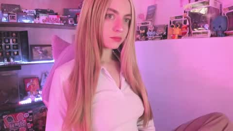 Camila     2 online show from 01.14.25