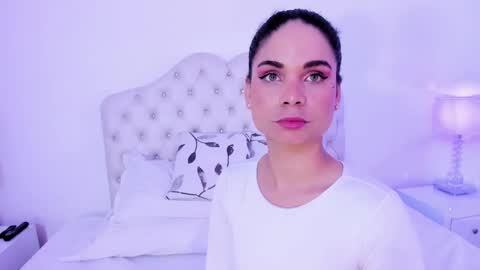 Agatha Mendoza online show from 12.27.24