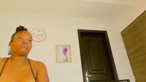 Snapshot of agatharusso chatting on 09.08.25 Agathaa online show from 09.08.25