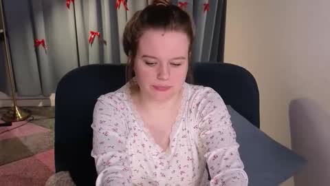 Snapshot of agatthgris chatting on 02.25.26 agatthgris online show from 02.25.26