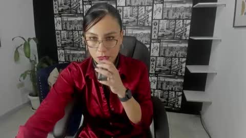 Aghata Moon online show from 03.05.25