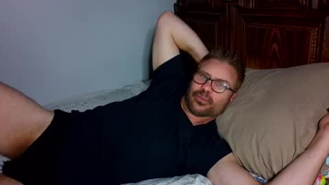 Snapshot of ahardman10 chatting on 02.25.26 Blue Eyed Handsome Man online show from 02.25.26