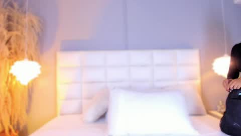 Snapshot of ahincale chatting on 05.23.26 AHINOA online show from 05.23.26