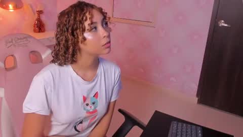Snapshot of ahny_sweet chatting on 06.19.26 Ahny Sweet online show from 06.19.26