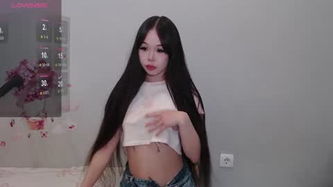 Snapshot of ahristellarr chatting on 06.26.26 Ahri online show from 06.26.26