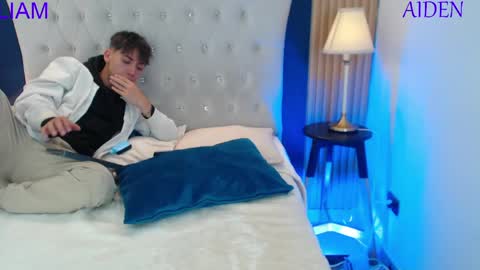 Snapshot of aiden_rivers_ chatting on 05.14.26 Aiden online show from 05.14.26